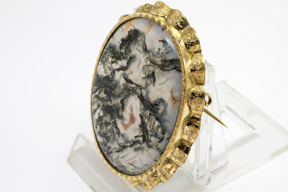 Moss agate brooch in 14 carat gold.-Brooches-The Antique Ring Shop, Amsterdam